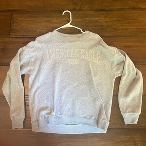 American Eagle Gray Cropped Crewneck Sweatshirt